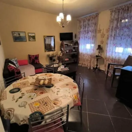 Cozy Alexandros Near Aqueduct Lejlighed